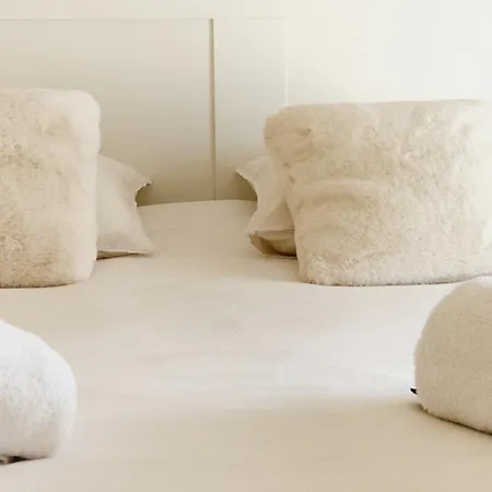 Le Duplex, Vue Avec Parking Prive لي سابلِ دولونْ